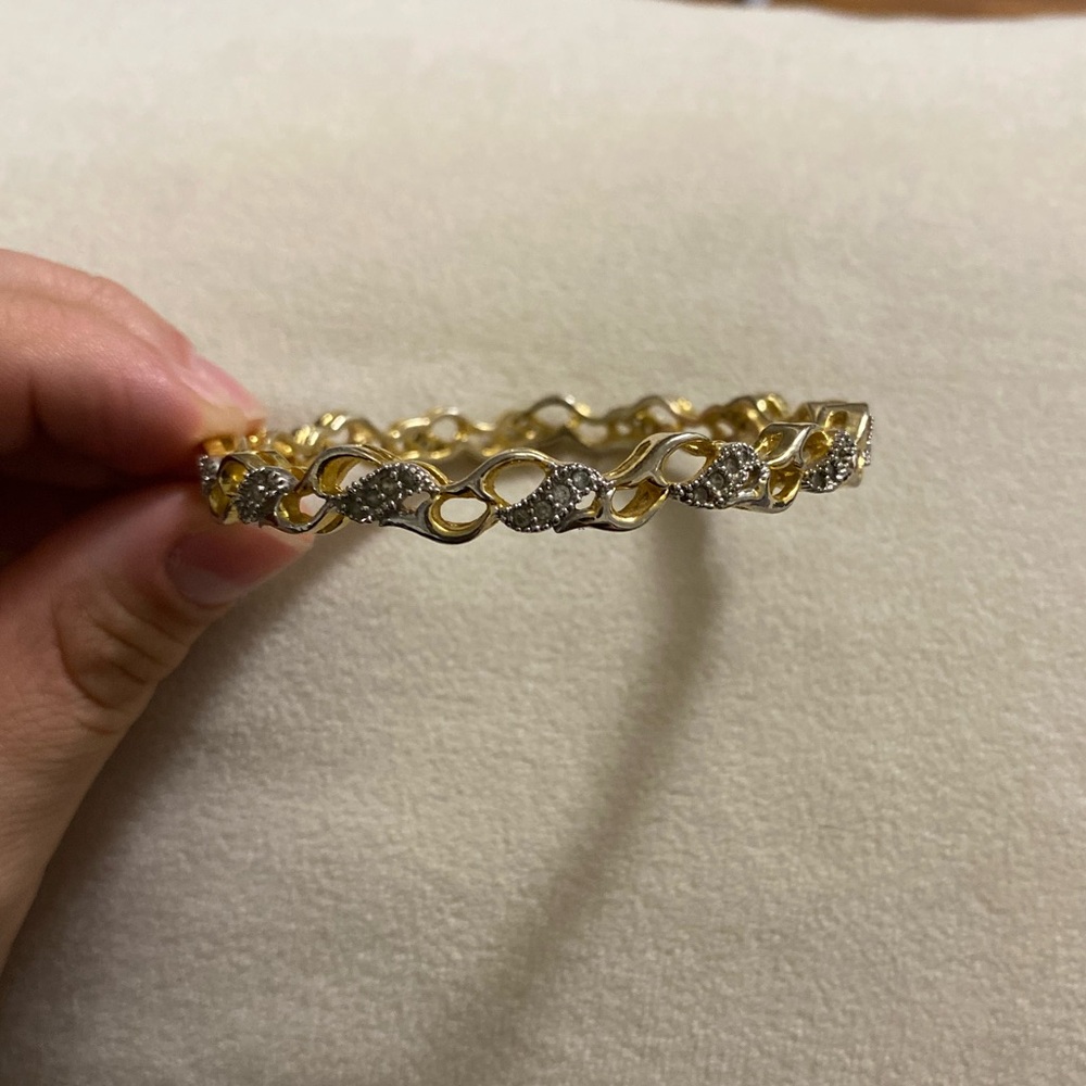 Elegant Women's Bracelet